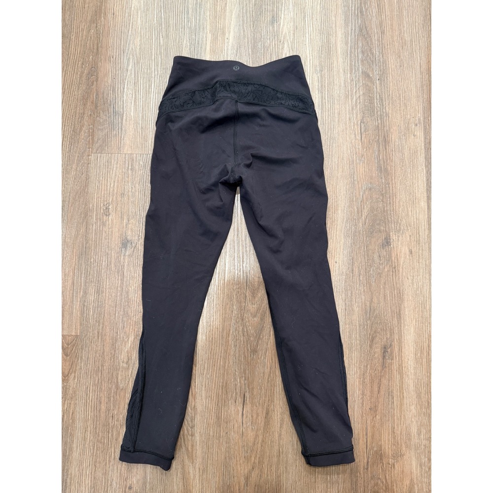Lululemon Black High Rise Lace Mesh Panel‎ Crop Leggings Size 4 Yoga Training